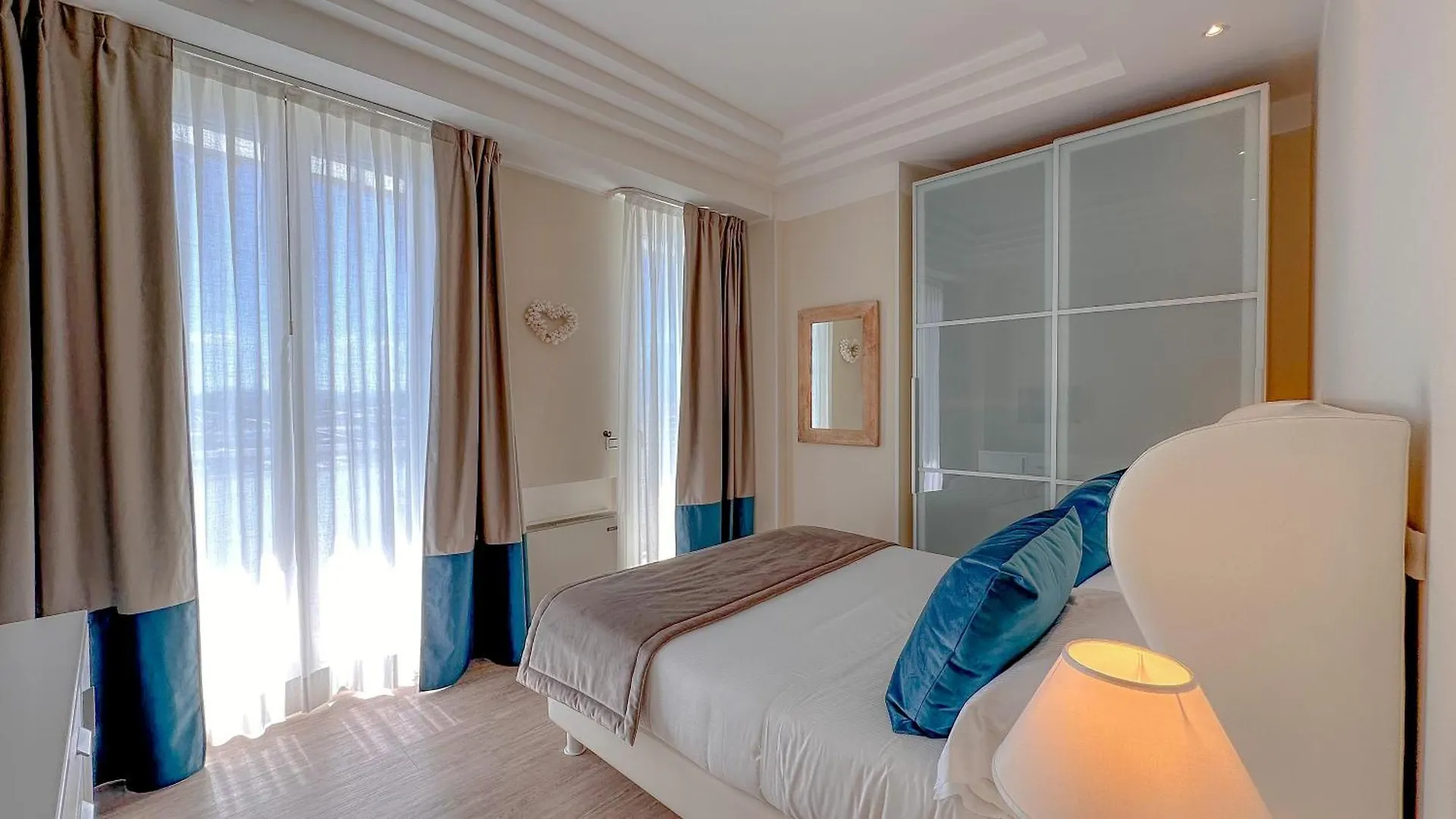 Residence Lungomare Riccione Italia