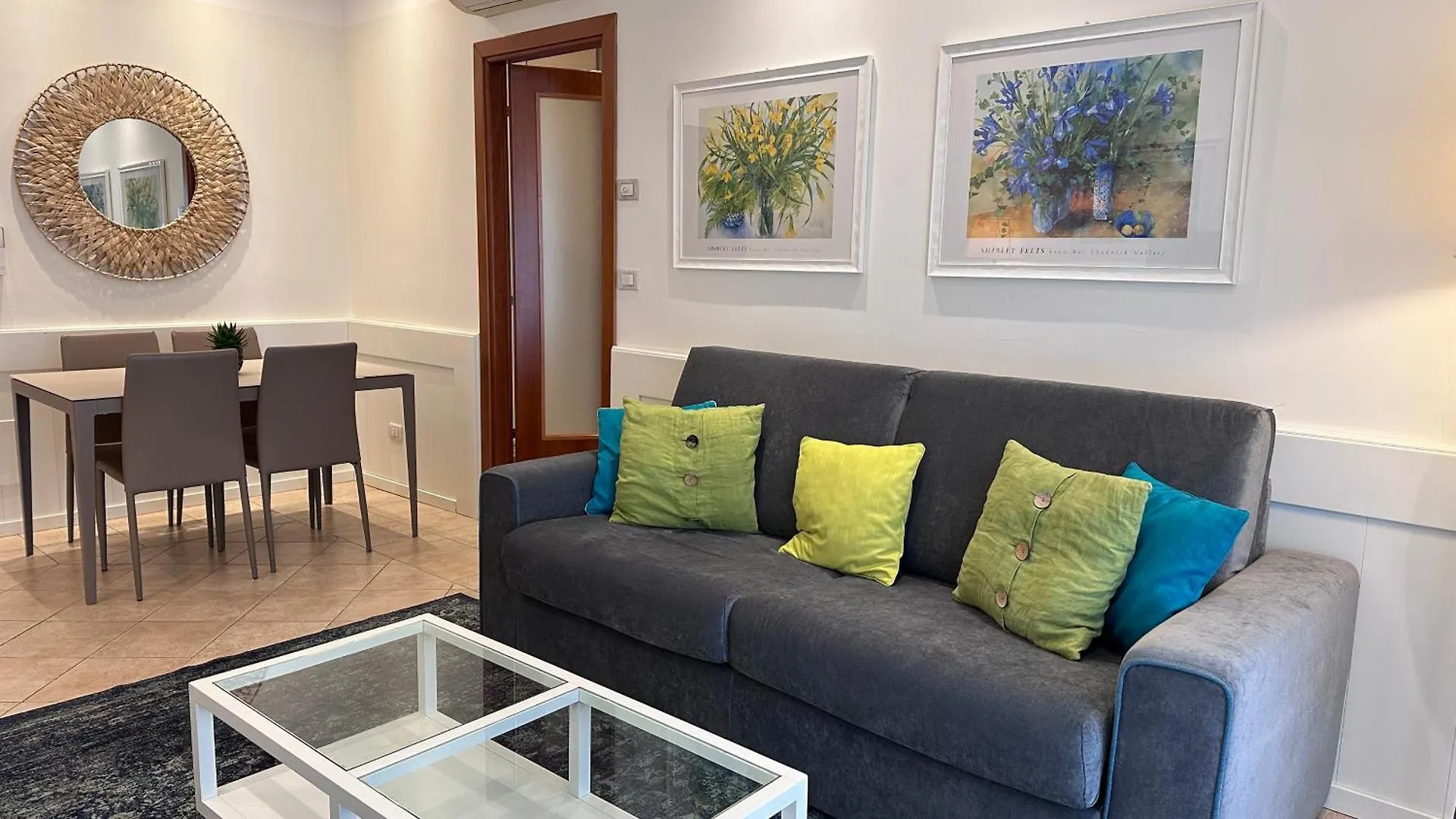 Residence Lungomare - Charming Apartments Риччоне