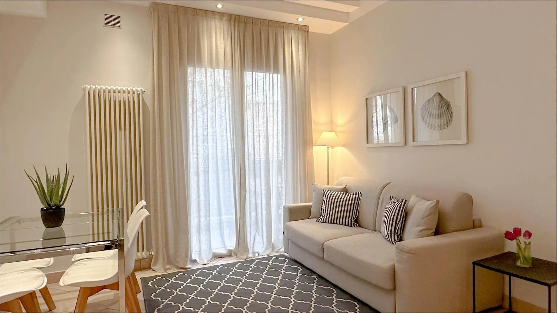 Апарт-отель Residence Lungomare - Charming Apartments Риччоне