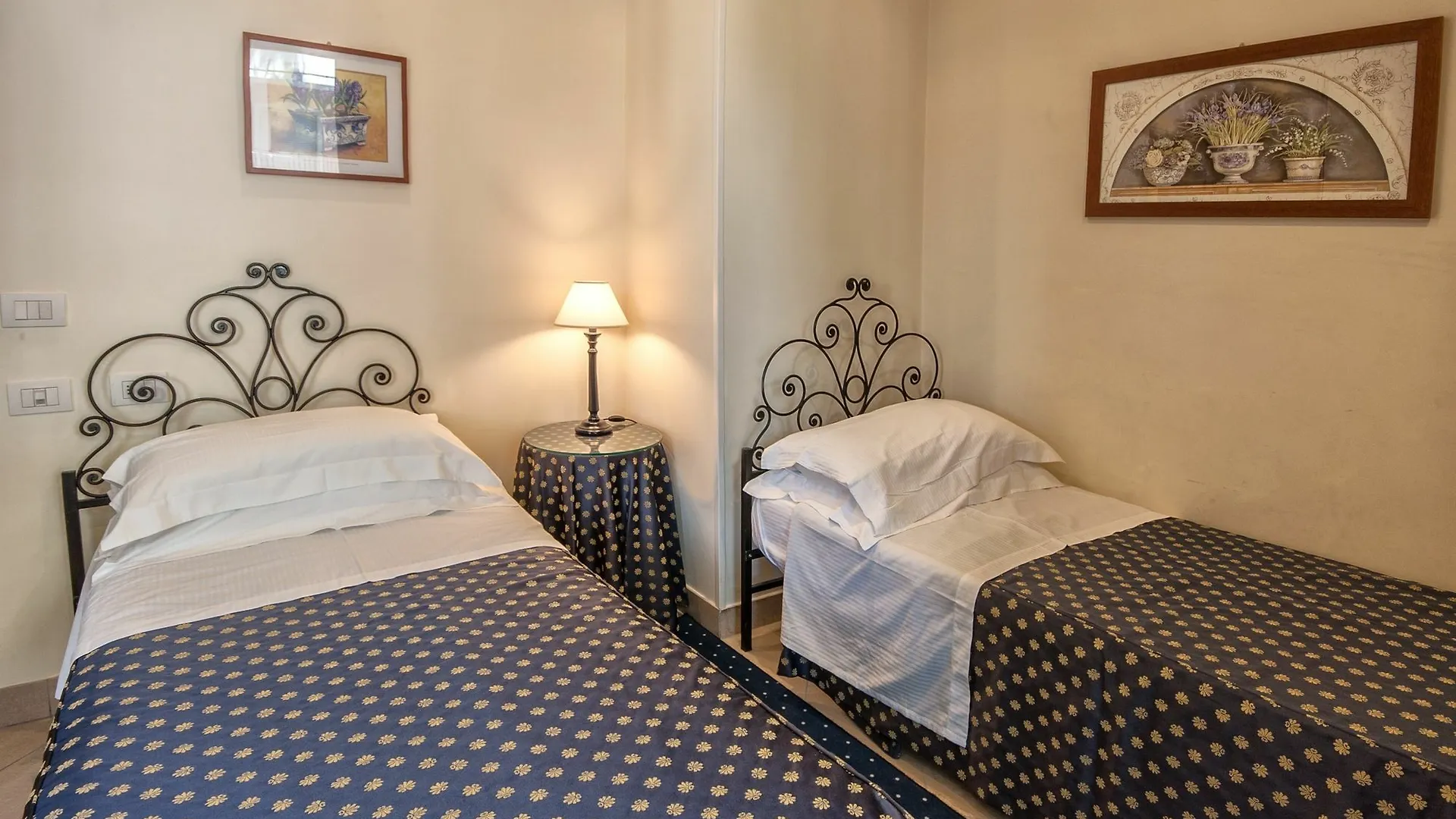 Апарт-отель Residence Lungomare - Charming Apartments Риччоне