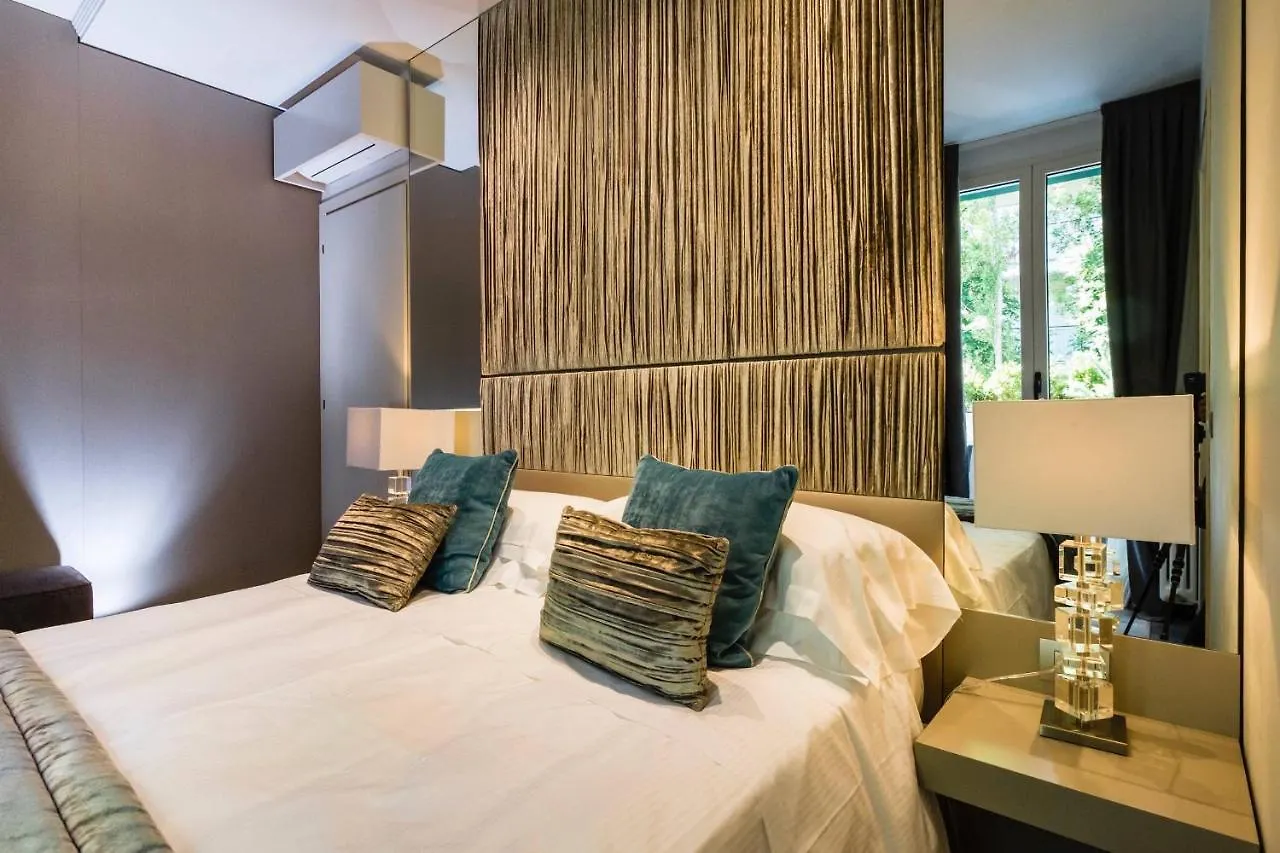 Residence Lungomare - Charming Apartments Риччоне Апарт-отель