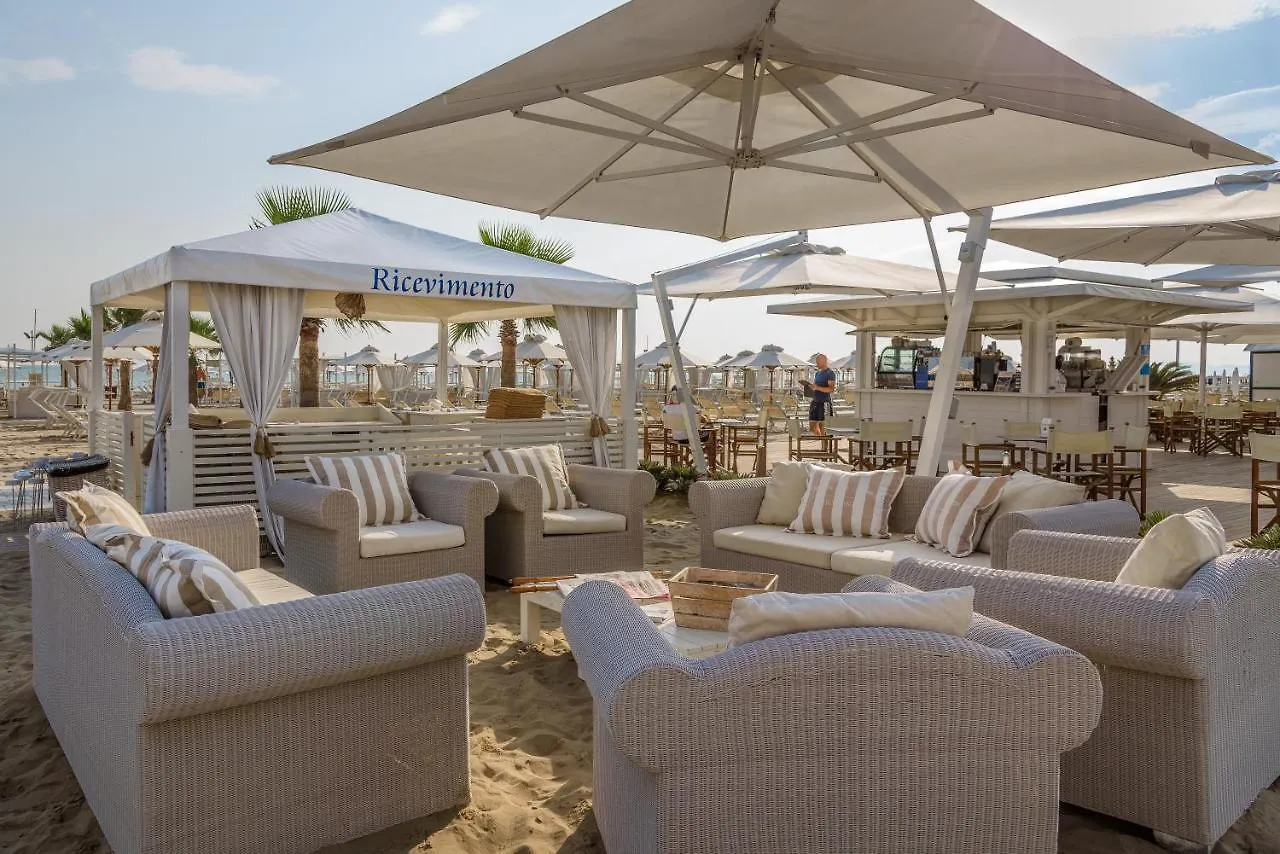 Residence Lungomare Riccione 4*,  Italia